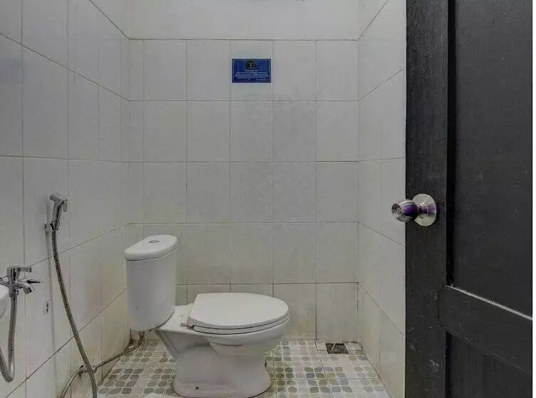 ホテル Oyo 4010 Zaara Guest House Syariah