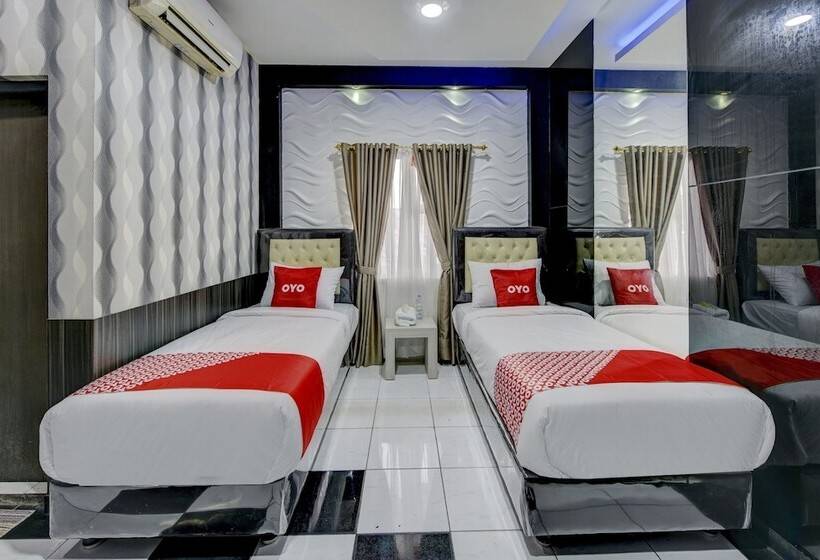 בית מלון כפרי Oyo 4010 Zaara Guest House Syariah