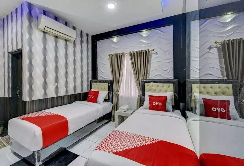 ホテル Oyo 4010 Zaara Guest House Syariah