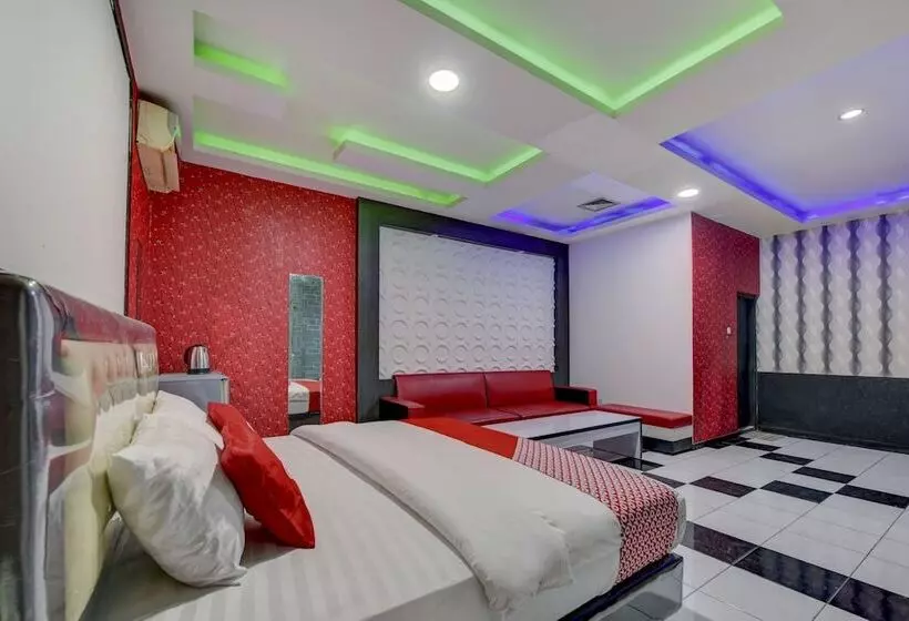 ホテル Oyo 4010 Zaara Guest House Syariah