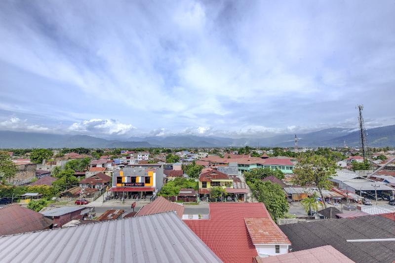 בית מלון כפרי Oyo 4010 Zaara Guest House Syariah