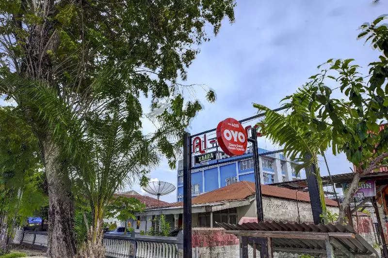 ホテル Oyo 4010 Zaara Guest House Syariah