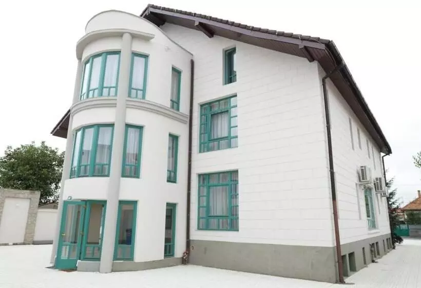 ホテル Pensiunea Green Villa