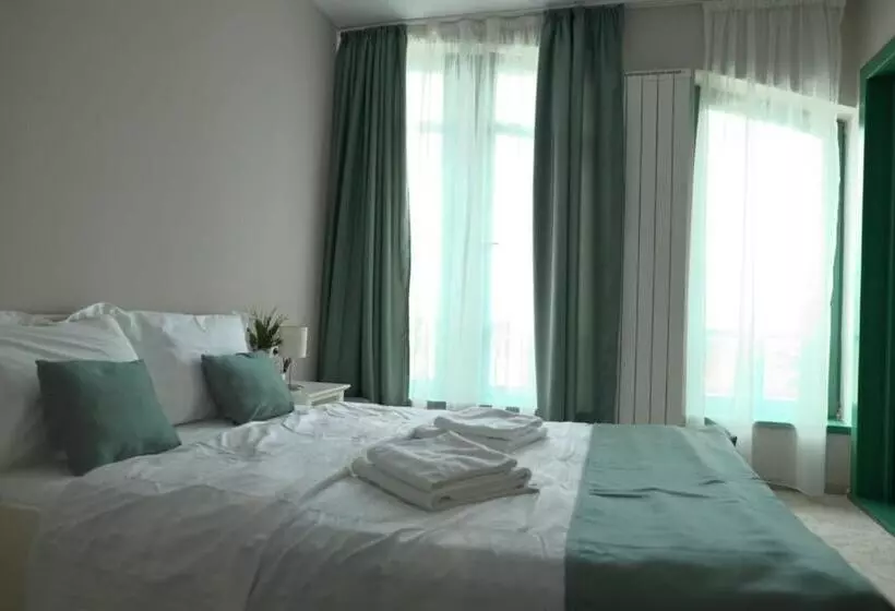 ホテル Pensiunea Green Villa