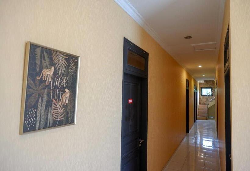 فندق Reddoorz Syariah Near Pltu Cilacap