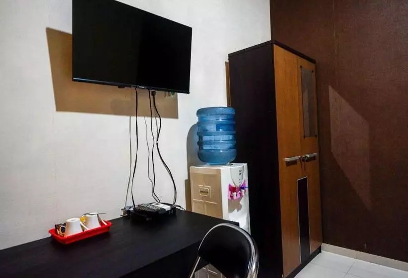 ホテル Reddoorz Syariah Near Pltu Cilacap