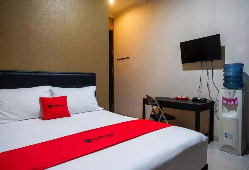 ホテル Reddoorz Syariah Near Pltu Cilacap
