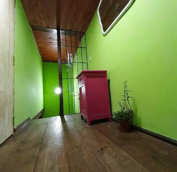 Instalate Hostel