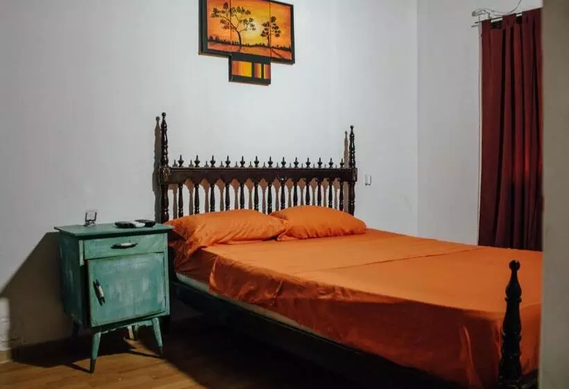 Instalate Hostel