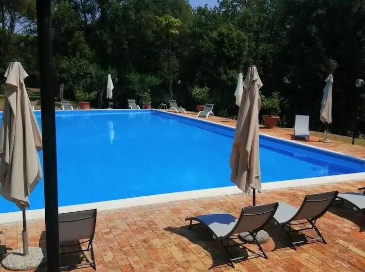 Majatalo Double Twin Room Private Bathroom For Swimming Pool Use