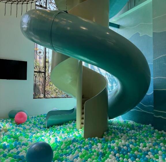 هتل D Lecia Ha Long