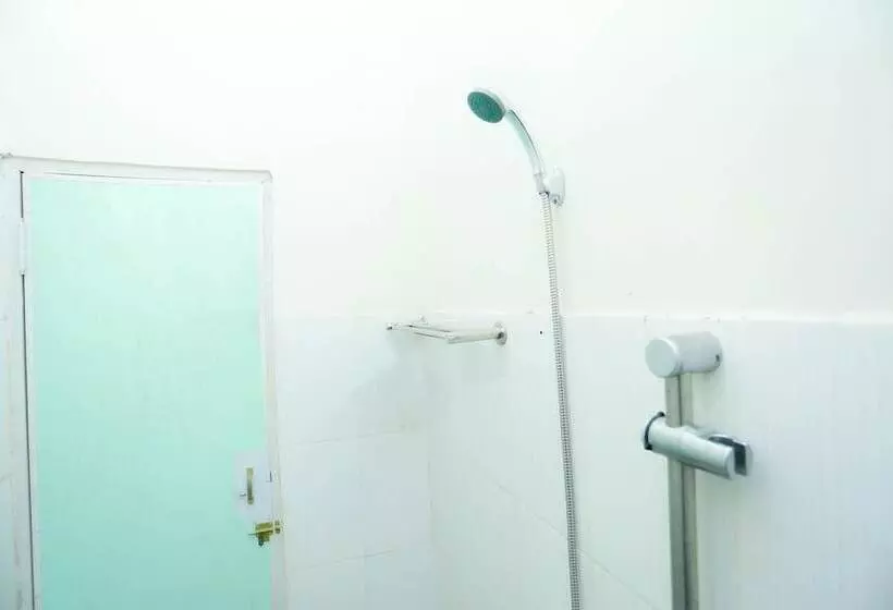 ホテル Penginapan Mba Ros