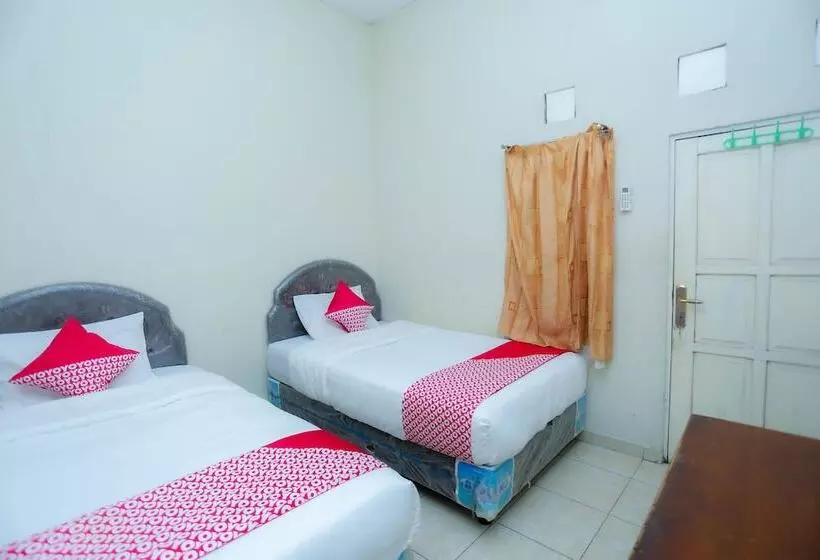 ホテル Penginapan Mba Ros