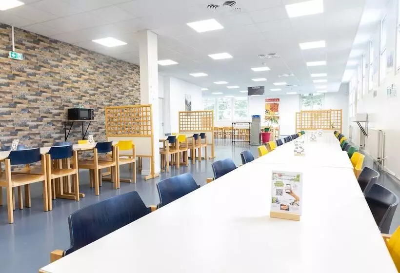 Auberge De Jeunesse Hi Amiens