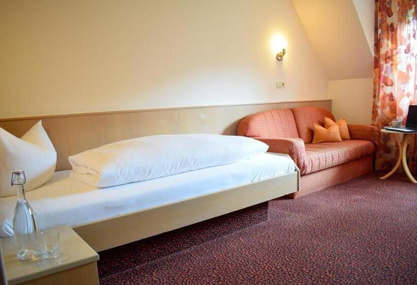 Castell Hotel & Restaurant