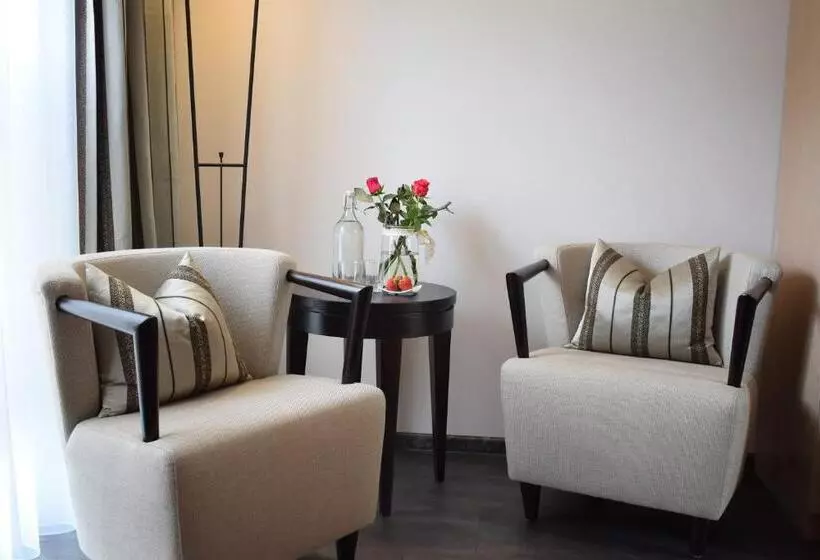 Castell Hotel & Restaurant