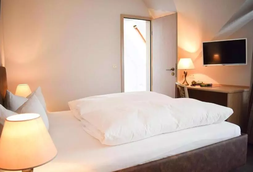 Castell Hotel & Restaurant