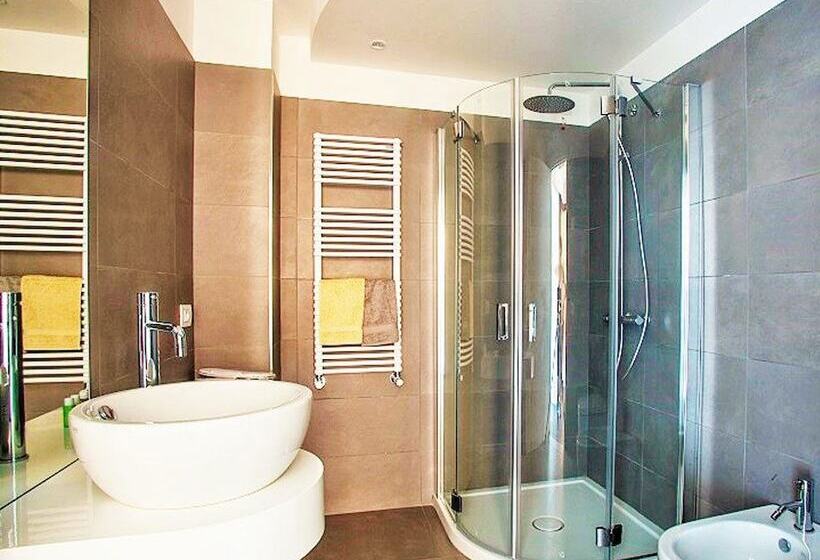 簡易ホテル Cortona Golf & Spa Resort