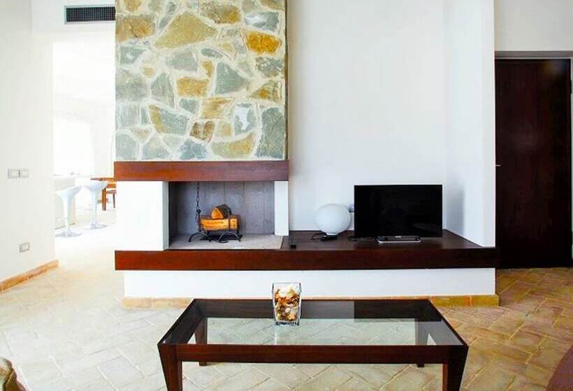 簡易ホテル Cortona Golf & Spa Resort