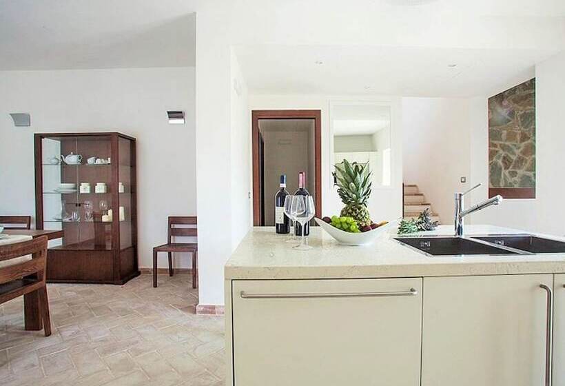 簡易ホテル Cortona Golf & Spa Resort