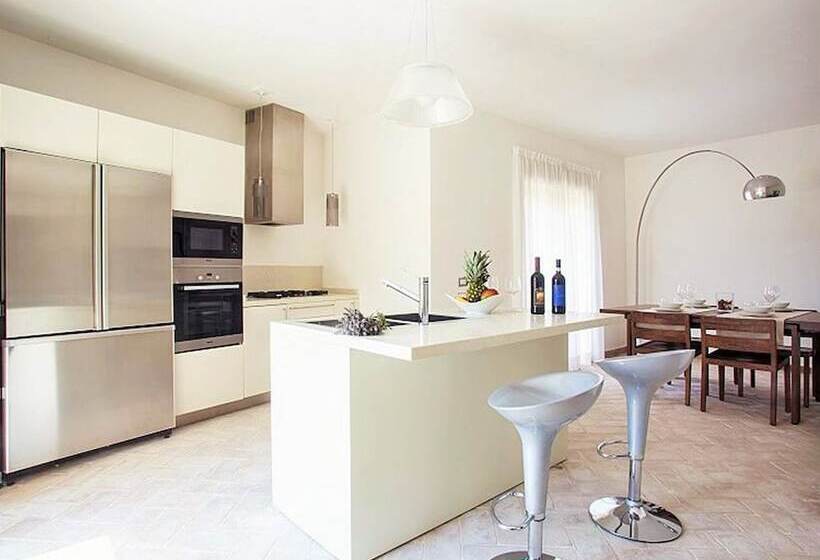 簡易ホテル Cortona Golf & Spa Resort