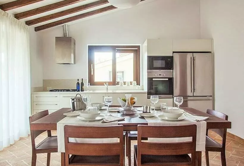 簡易ホテル Cortona Golf & Spa Resort