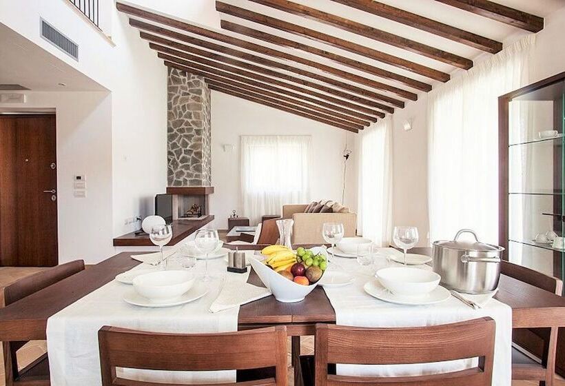 簡易ホテル Cortona Golf & Spa Resort