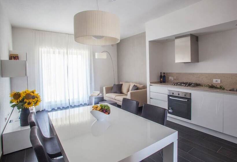 簡易ホテル Cortona Golf & Spa Resort