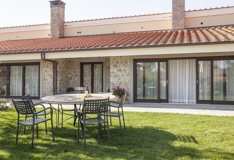 簡易ホテル Cortona Golf & Spa Resort