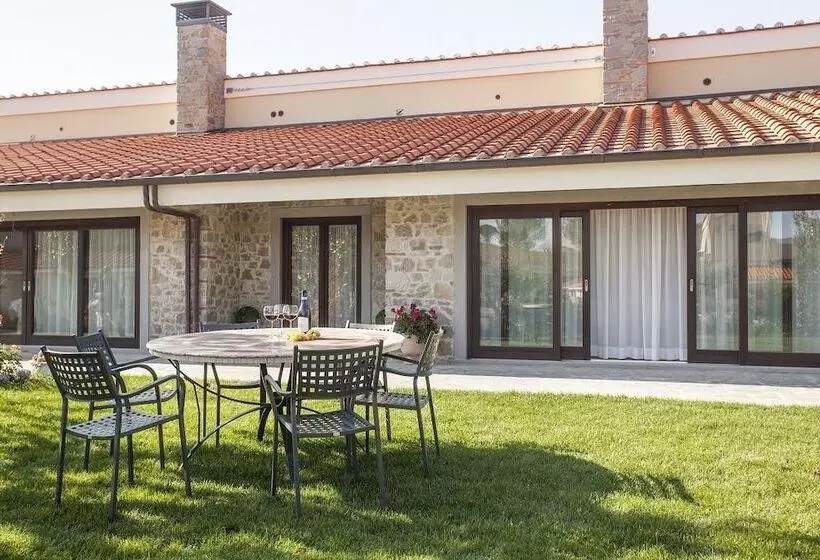 簡易ホテル Cortona Golf & Spa Resort