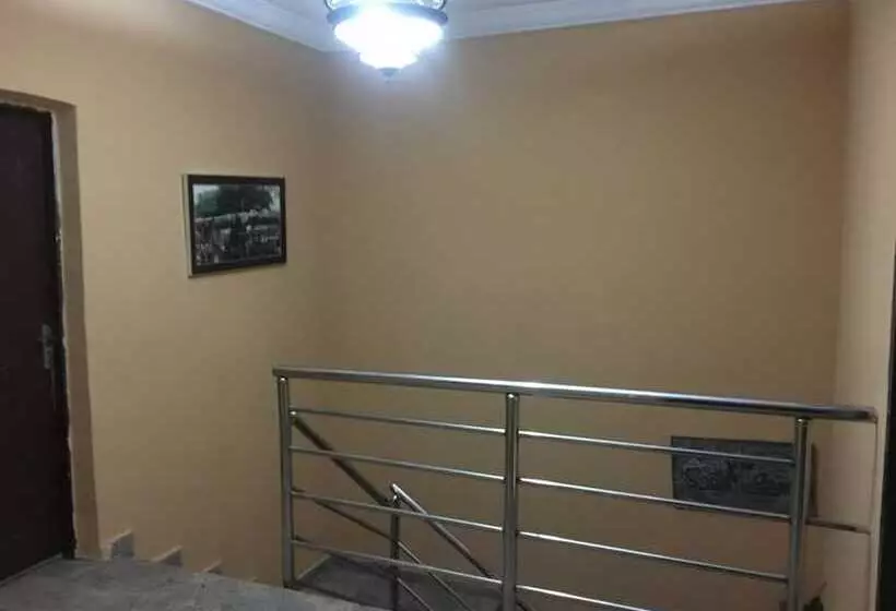 Momak 5 Hotel And Suites