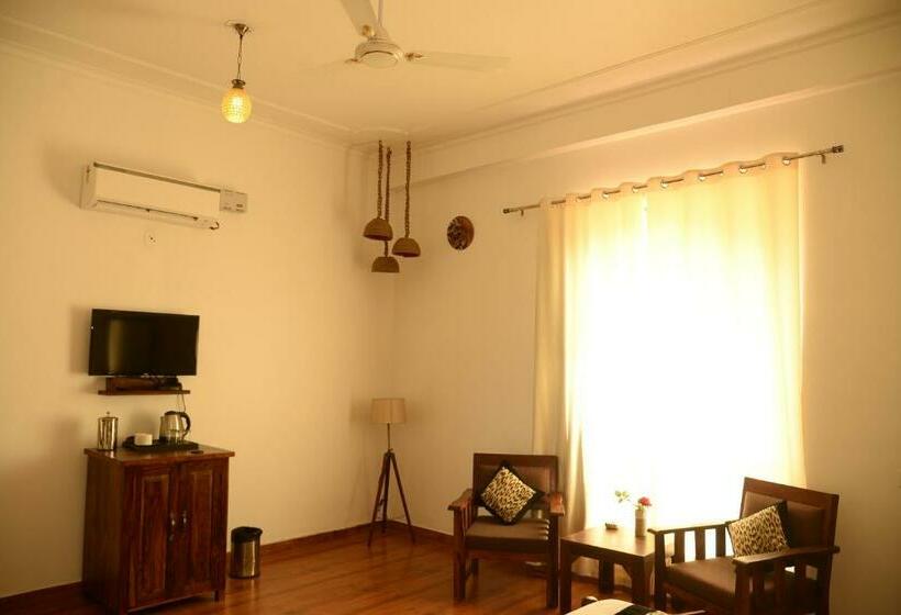 ホテル Omak Tiger Seven