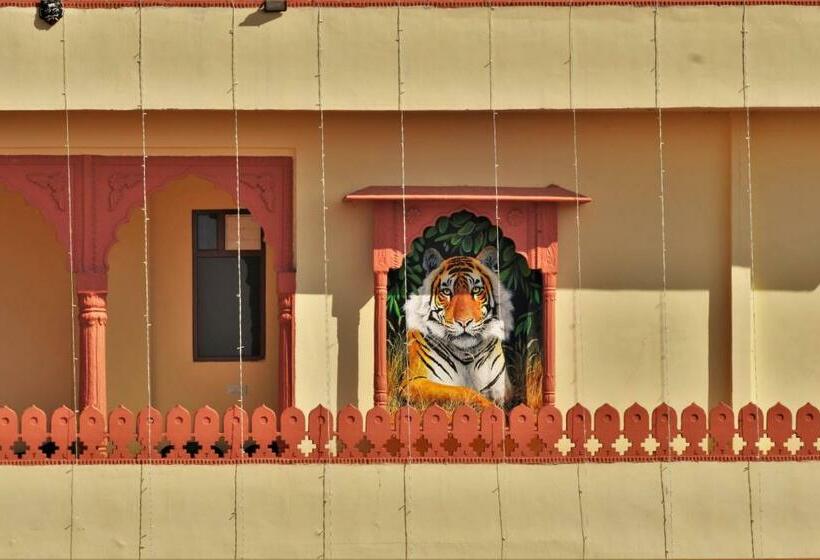 ホテル Omak Tiger Seven