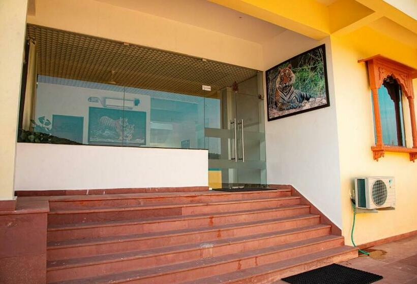 ホテル Omak Tiger Seven