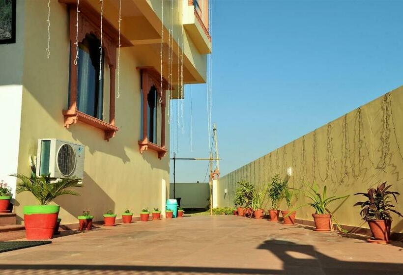 ホテル Omak Tiger Seven