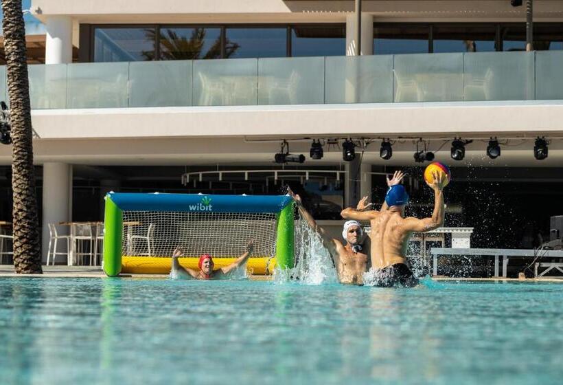 ホテル Robinson Ierapetra