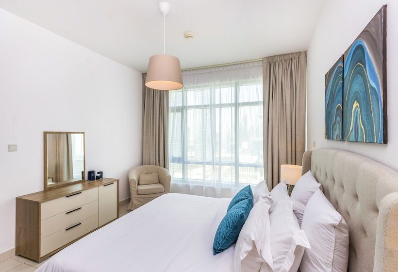 住所  Driven Holiday Homes  Loft East