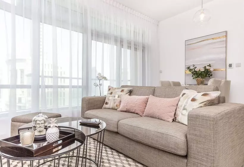 اقامتگاه Driven Holiday Homes  Loft East