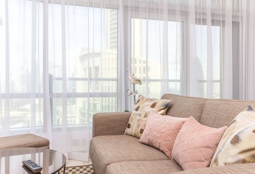 住所  Driven Holiday Homes  Loft East