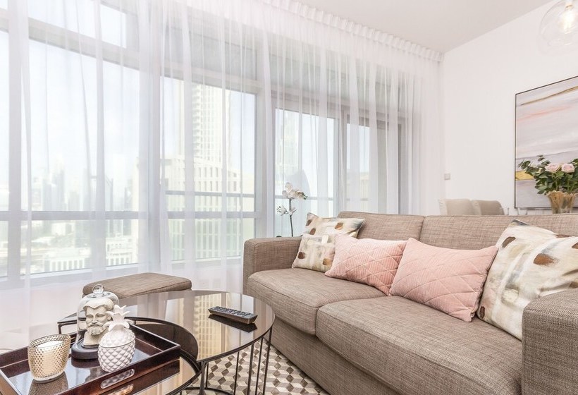 住所  Driven Holiday Homes  Loft East