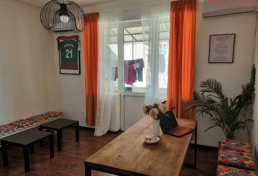 Downtown Belgrade Hostel And Apartments