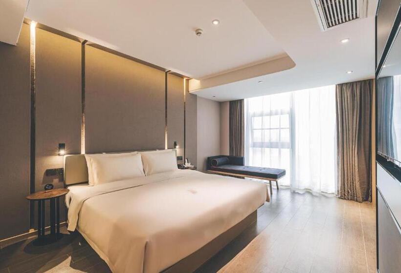 Atour Hotel Huzhou Dongwu