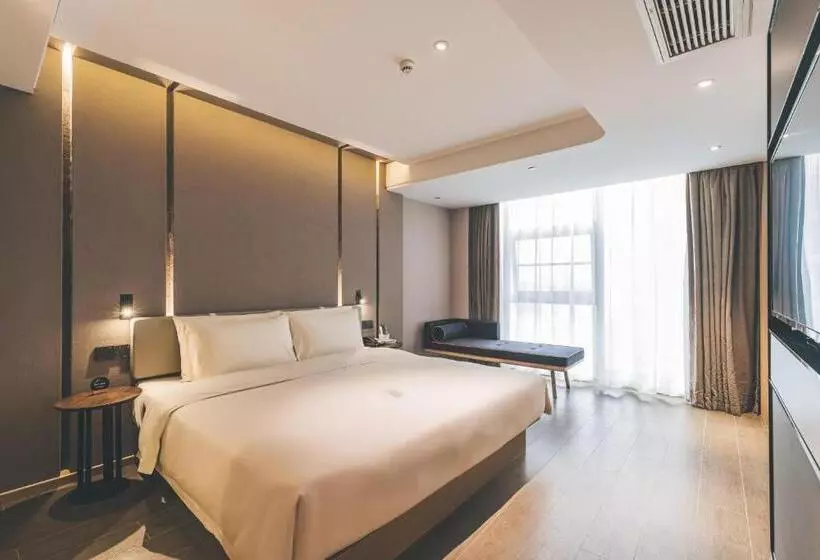 Atour Hotel Huzhou Dongwu