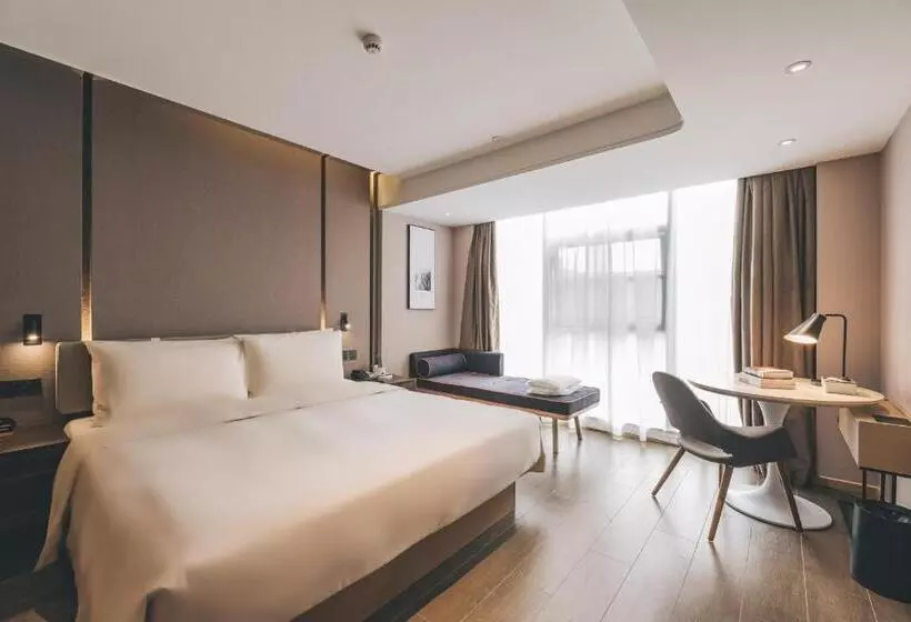Atour Hotel Huzhou Dongwu