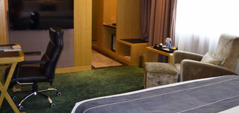 ホテル Lvcheng Zhongzhou International