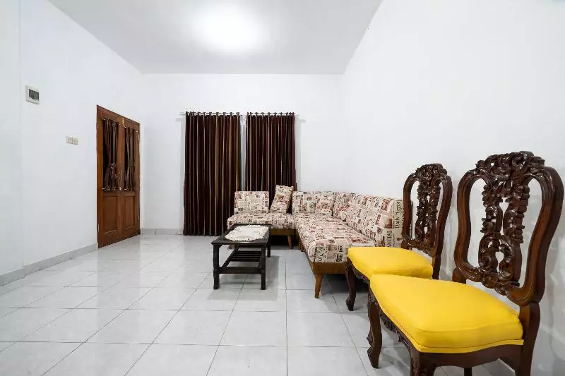 Hotelli Oyo 2098 Homestay Kk
