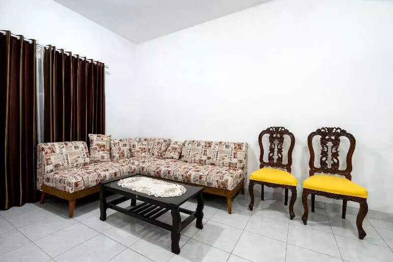 Hotelli Oyo 2098 Homestay Kk