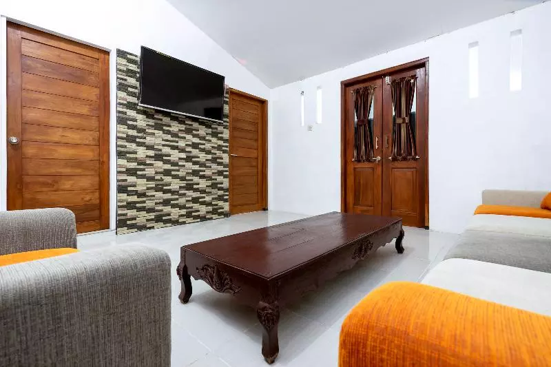 Hotelli Oyo 2098 Homestay Kk