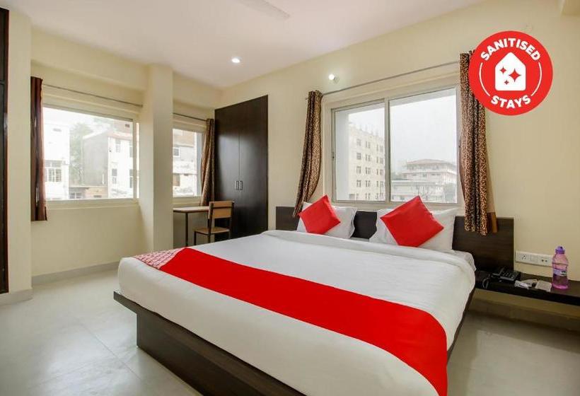 ホテル Oyo 43050  Royal Residency