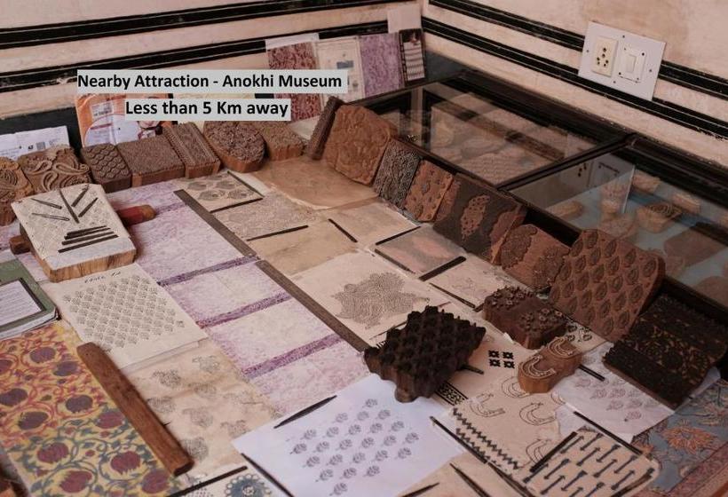 ホテル Oyo 43050  Royal Residency